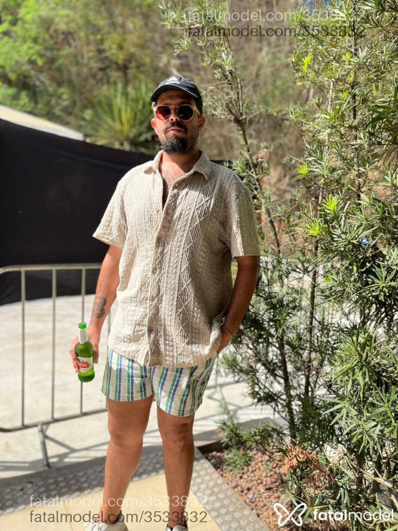 Acompanhante homem morena (o) de olhos castanhos - Mathew
