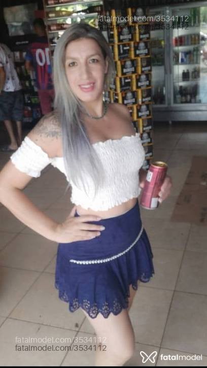 Acompanhante mulher loira (o) de olhos castanhos - Zara Barros