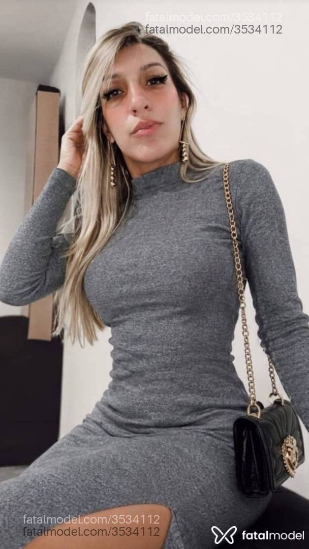 Acompanhante mulher loira (o) de olhos castanhos - Zara Barros