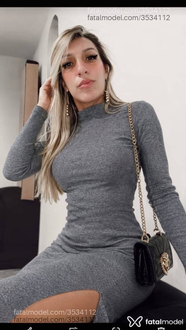 Acompanhante mulher loira (o) de olhos castanhos - Zara Barros