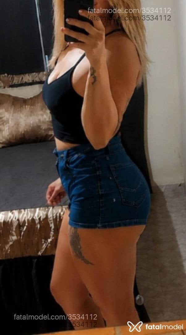 Acompanhante mulher loira (o) de olhos castanhos - Zara Barros