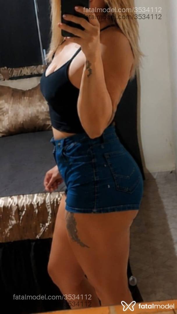 Acompanhante mulher loira (o) de olhos castanhos - Zara Barros