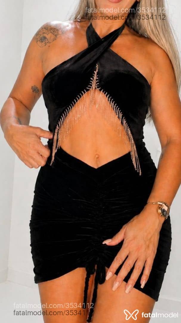 Acompanhante mulher loira (o) de olhos castanhos - Zara Barros