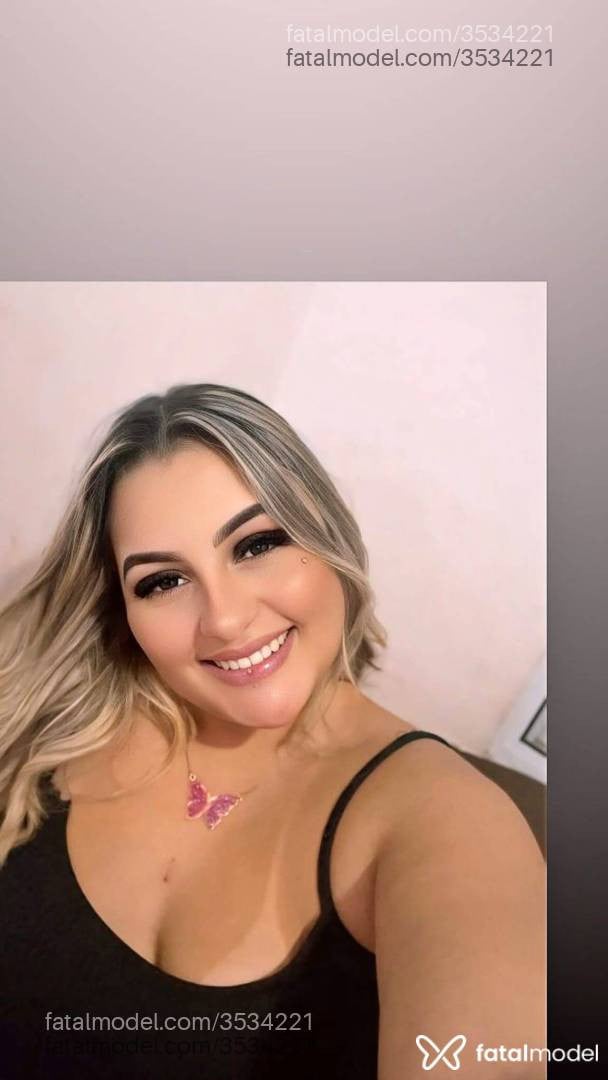Acompanhante mulher loira (o) de olhos castanhos - Mariz