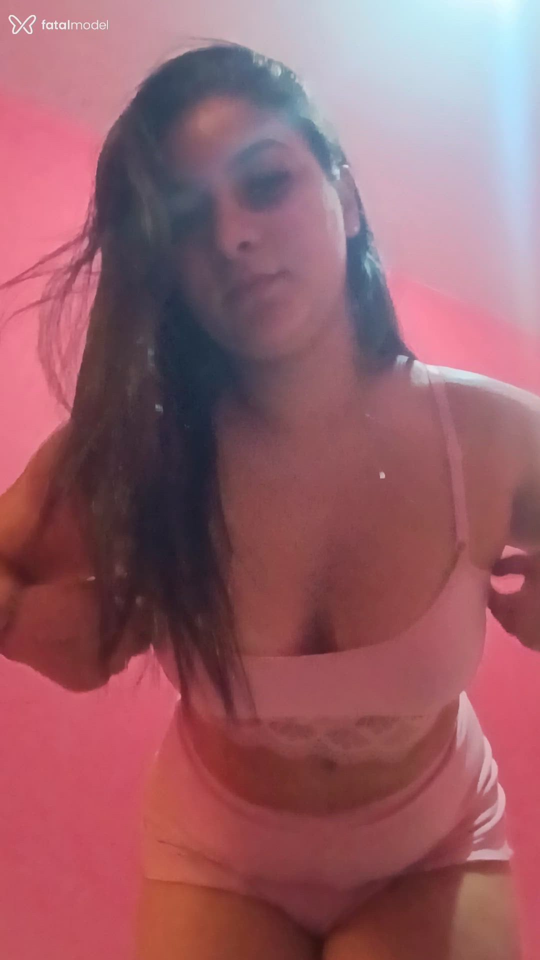 Acompanhante mulher morena (o) de olhos pretos - Amanda