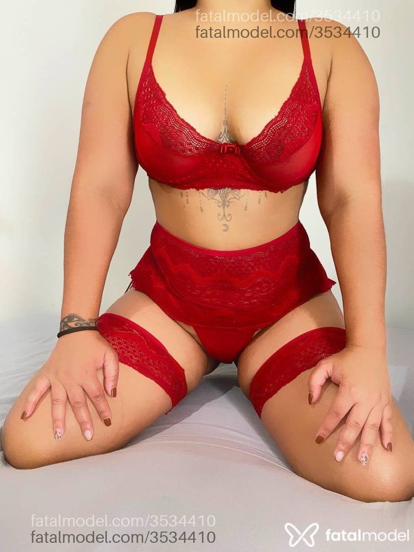 Acompanhante mulher morena (o) de olhos pretos - Amanda