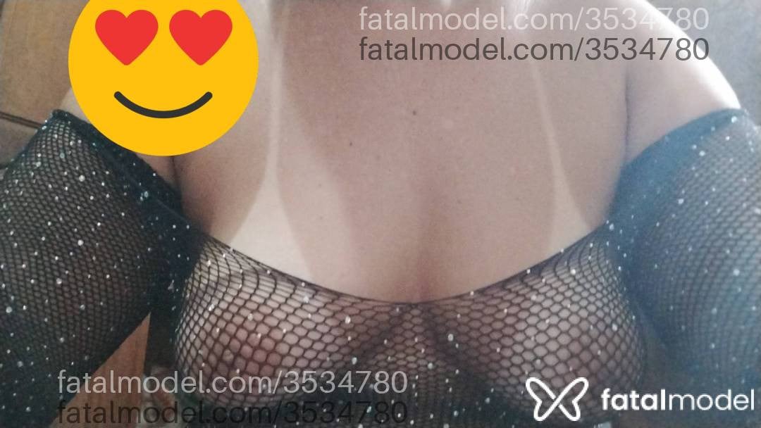 Acompanhante mulher morena (o) de olhos castanhos - Mell Almeida