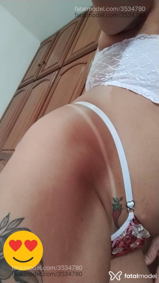 Acompanhante mulher morena (o) de olhos castanhos - Mell Almeida