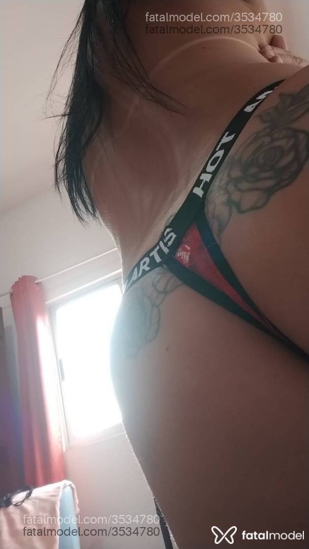 Acompanhante mulher morena (o) de olhos castanhos - Mell Almeida