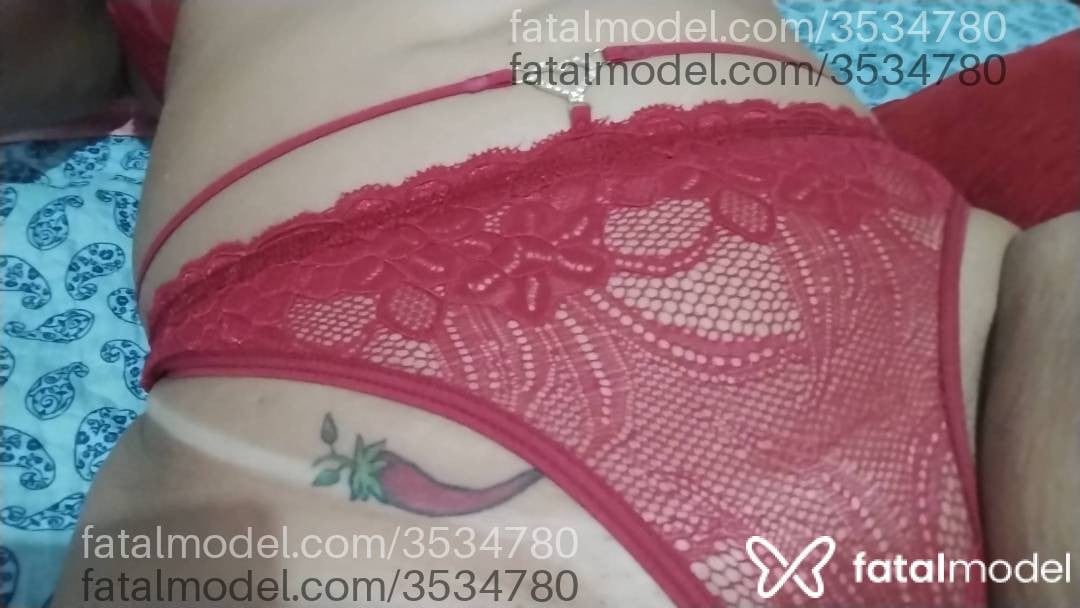 Acompanhante mulher morena (o) de olhos castanhos - Mell Almeida