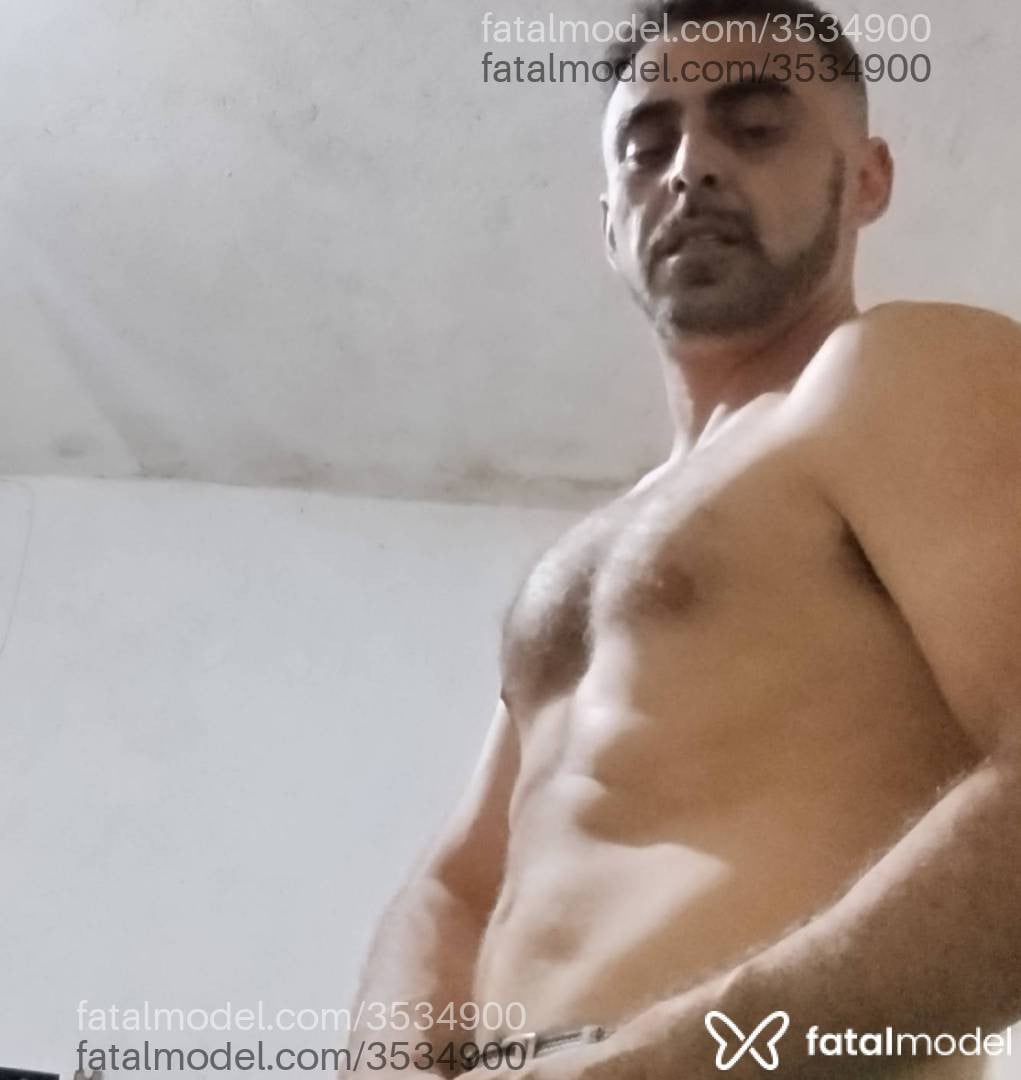 Acompanhante homem com cabelo castanho de olhos castanhos - Marcelo