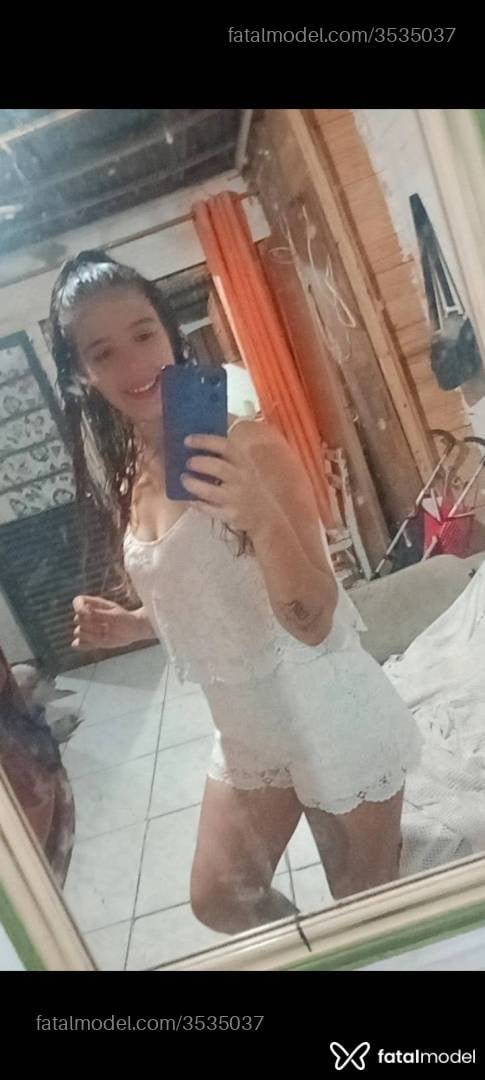 Acompanhante mulher morena (o) de olhos castanhos - Carla