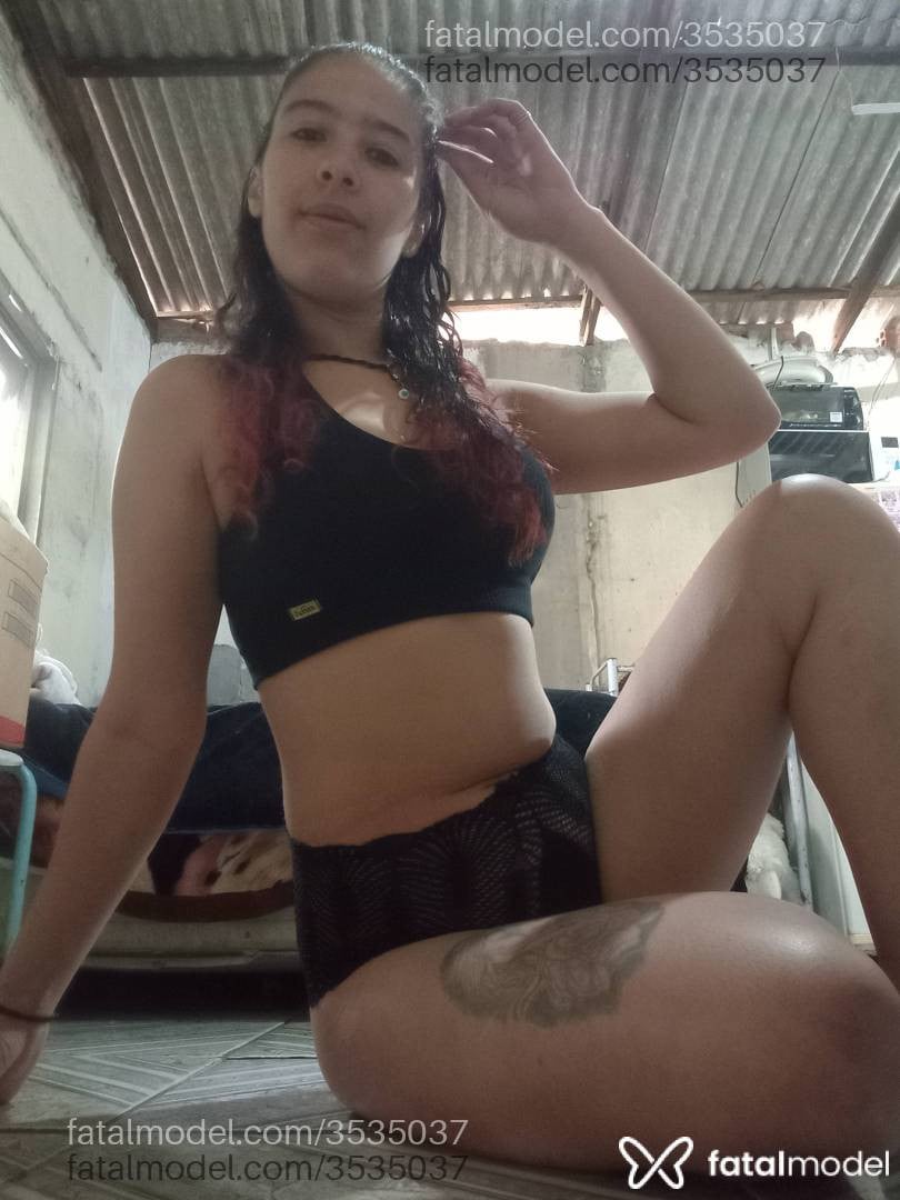 Acompanhante mulher morena (o) de olhos castanhos - Carla