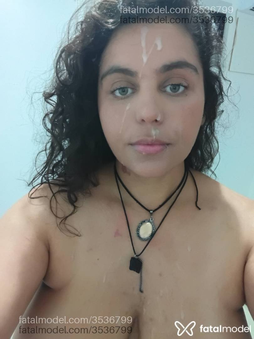 Acompanhante mulher morena (o) de olhos verdes - Jennifer