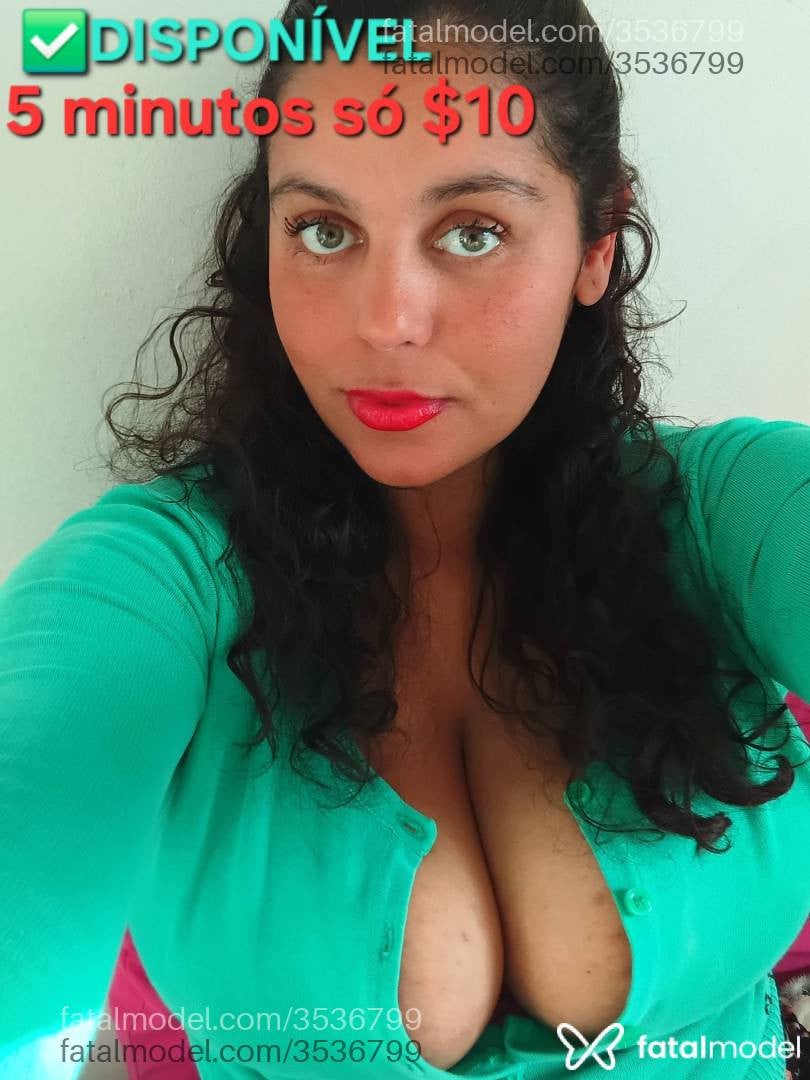 Acompanhante mulher morena (o) de olhos verdes - Jennifer