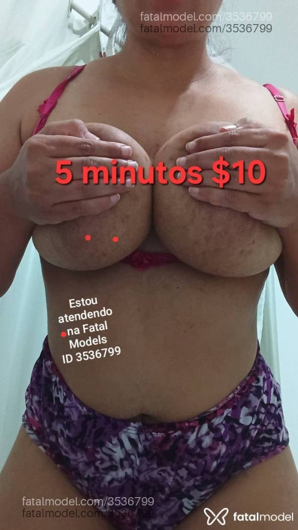 Acompanhante mulher morena (o) de olhos verdes - Jennifer