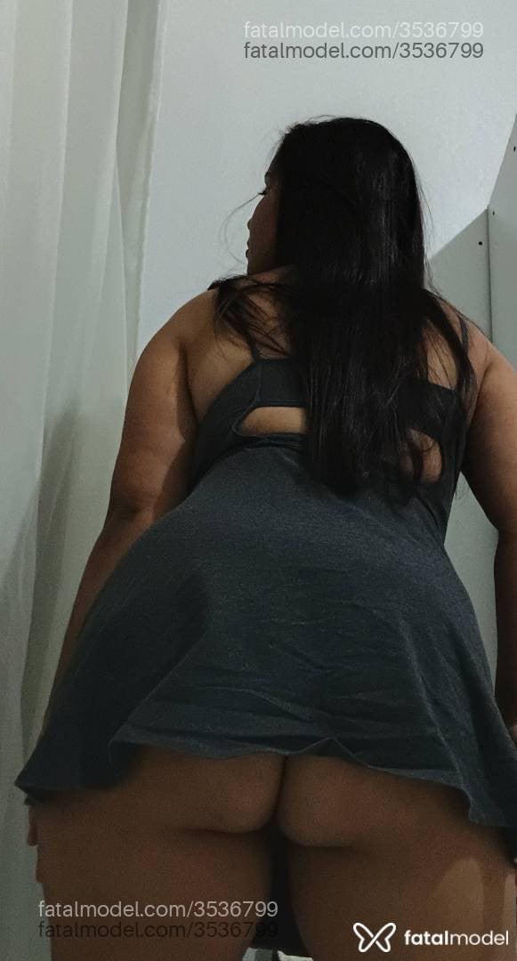 Acompanhante mulher morena (o) de olhos verdes - Jennifer