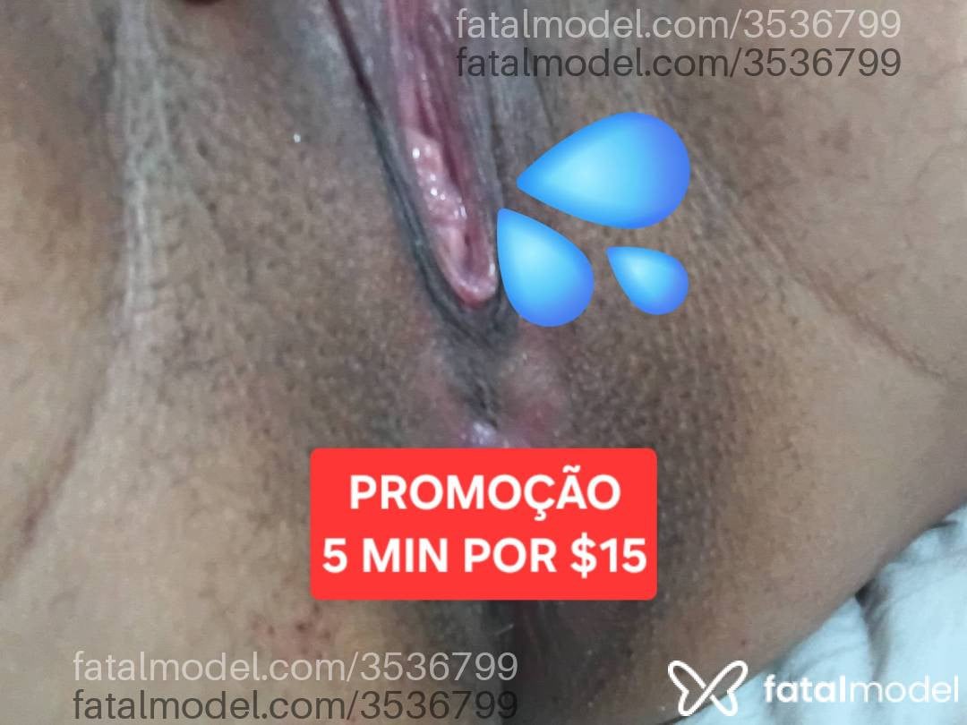 Acompanhante mulher morena (o) de olhos verdes - Jennifer