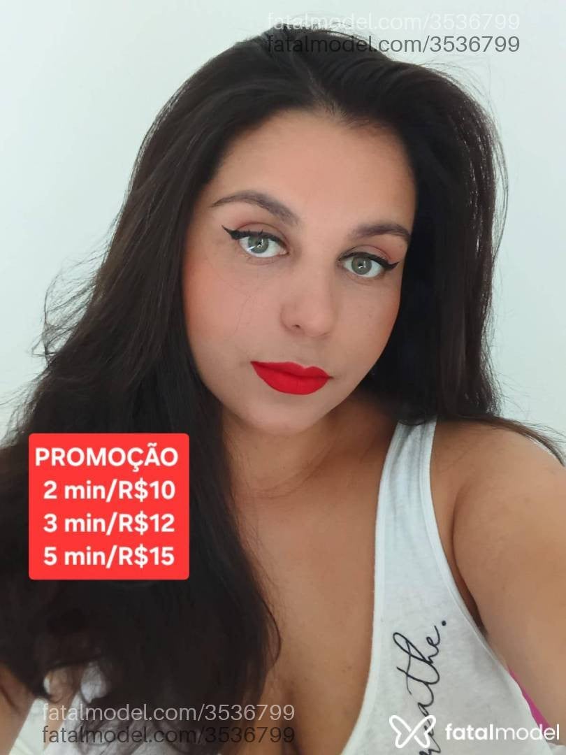 Acompanhante mulher morena (o) de olhos verdes - Jennifer