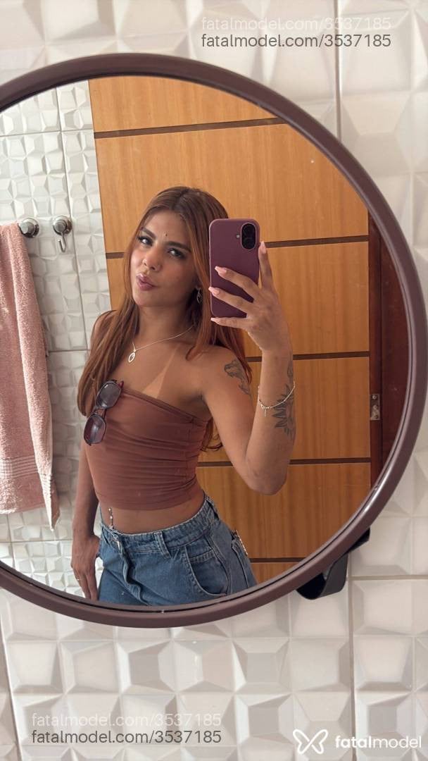 Acompanhante mulher com cabelo castanho de olhos castanhos - Jadee