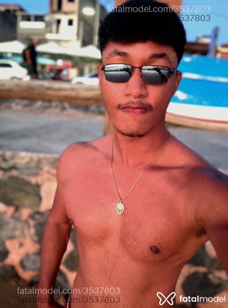Acompanhante homem com cabelo castanho de olhos pretos - Gggrandão