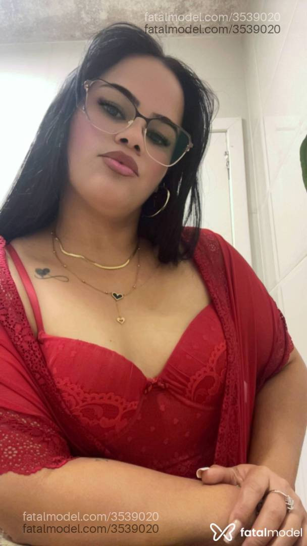 Acompanhante mulher morena (o) de olhos pretos - Patrícia