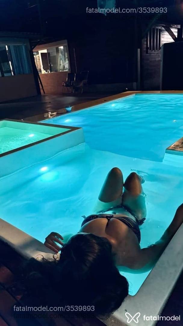 Acompanhante mulher morena (o) de olhos pretos - Kemilly Santos