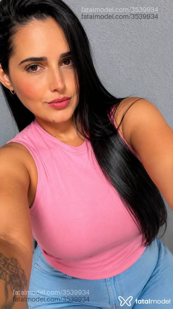 Acompanhante mulher morena (o) de olhos castanhos - Pérola