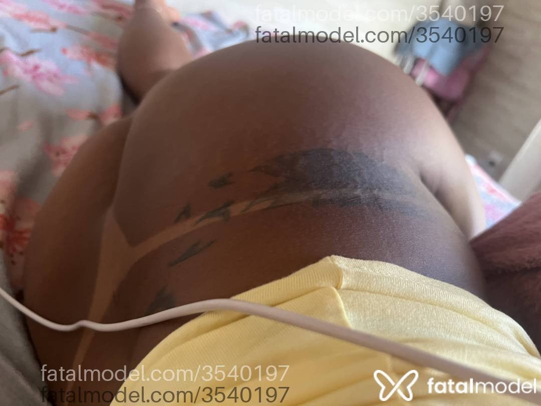 Acompanhante mulher com cabelo castanho de olhos pretos - Gabizinha