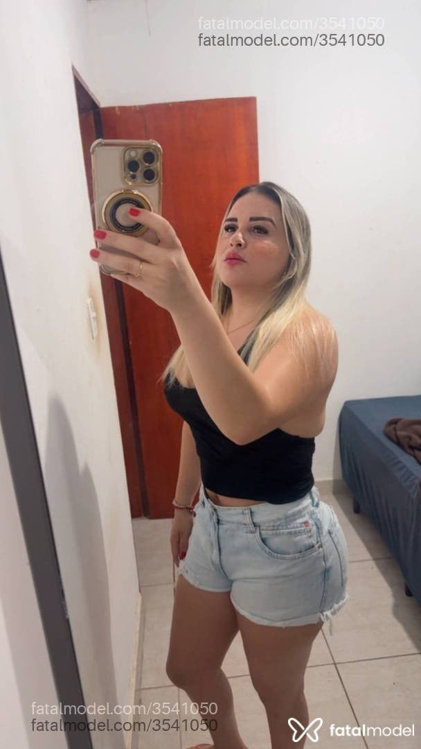 Acompanhante mulher loira (o) de olhos castanhos - Bruna Gaucha