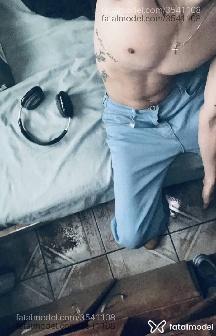 Acompanhante homem morena (o) de olhos castanhos - Kaelo