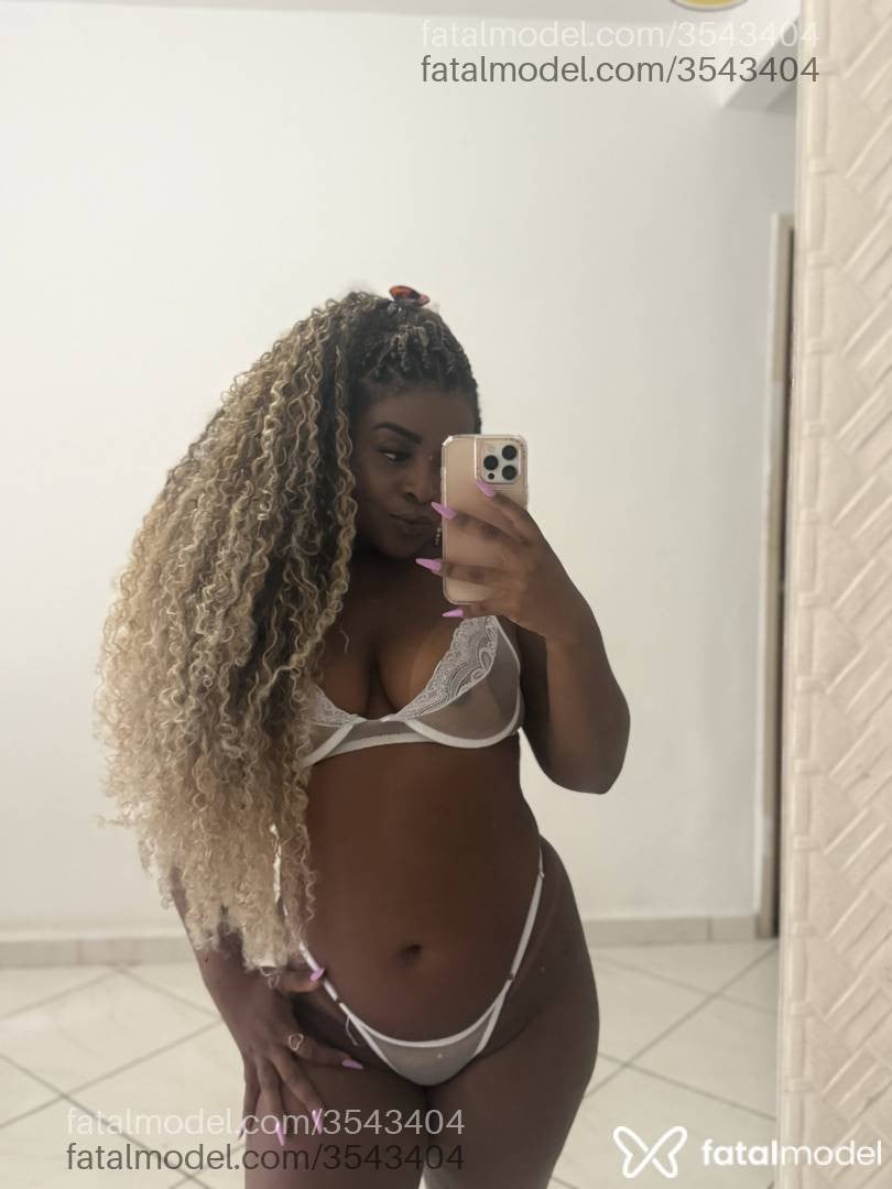 Acompanhante mulher morena (o) de olhos pretos - Jeniffer