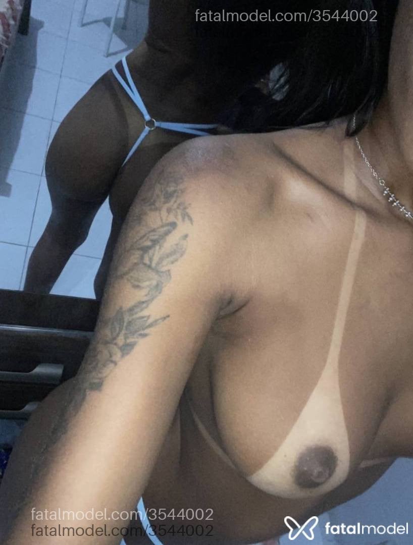 Acompanhante mulher morena (o) de olhos pretos - Pamela