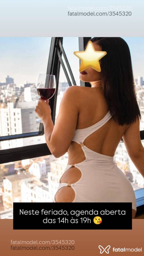 Acompanhante mulher com cabelo castanho de olhos castanhos - Taís Almeida
