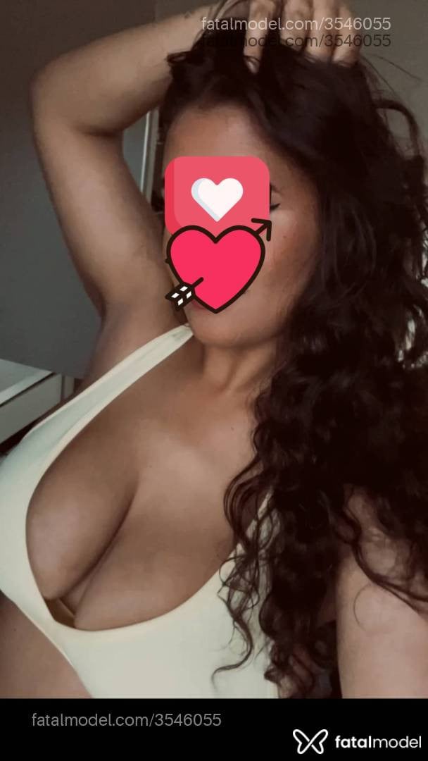 Acompanhante mulher morena (o) de olhos pretos - Angel Califfa