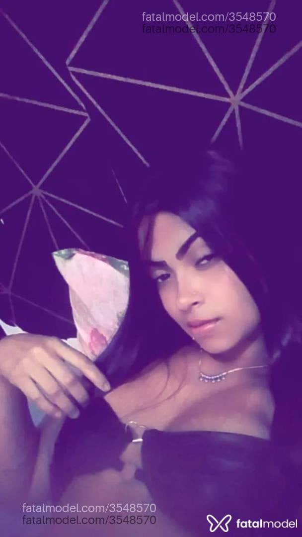 Acompanhante mulher com cabelo castanho de olhos castanhos - Laura Mel