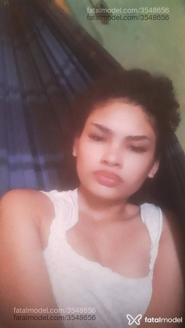 Acompanhante mulher com cabelo castanho de olhos castanhos - Morena
