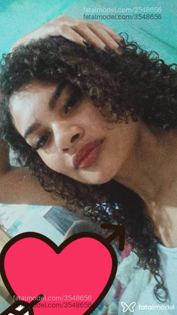 Acompanhante mulher com cabelo castanho de olhos castanhos - Morena