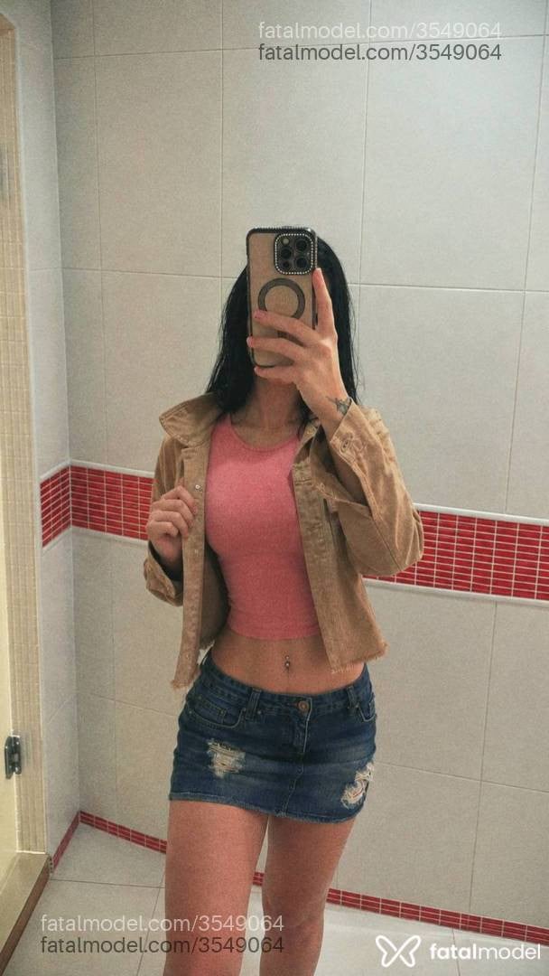 Acompanhante mulher morena (o) de olhos castanhos - Lola Ambrósio