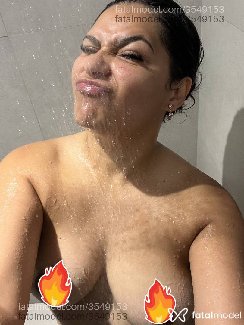 Acompanhante mulher morena (o) de olhos pretos - Amora Acompanhante mulher morena (o) de olhos pretos - Amora