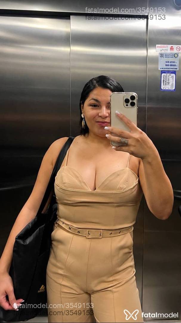 Acompanhante mulher morena (o) de olhos pretos - Amora Acompanhante mulher morena (o) de olhos pretos - Amora