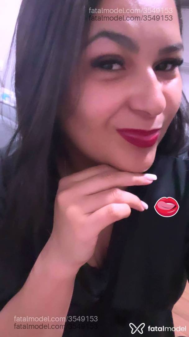 Acompanhante mulher morena (o) de olhos pretos - Amora