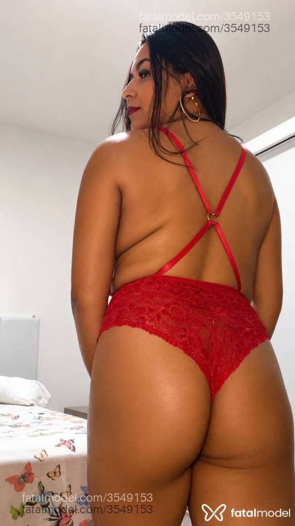 Acompanhante mulher morena (o) de olhos pretos - Amora Acompanhante mulher morena (o) de olhos pretos - Amora