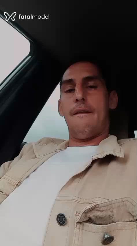 Acompanhante homem com cabelo castanho de olhos castanhos - Juliano Acompanhante homem com cabelo castanho de olhos castanhos - Juliano