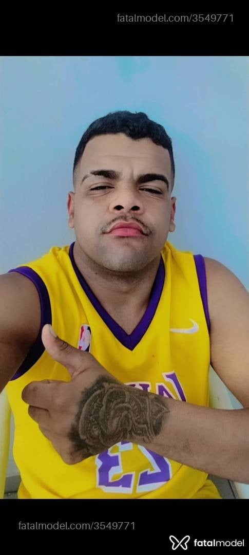 Acompanhante homem morena (o) de olhos pretos - Josyel Acompanhante homem morena (o) de olhos pretos - Josyel