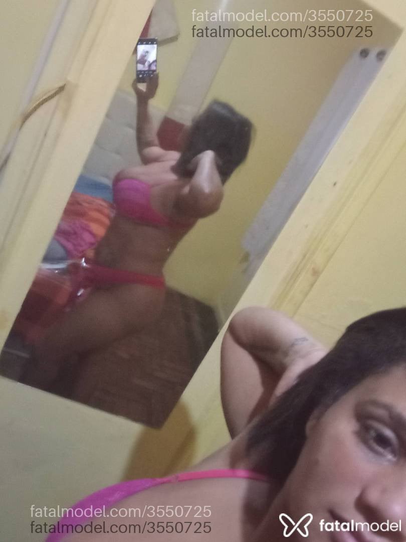 Acompanhante mulher morena (o) de olhos mel - Letícia
