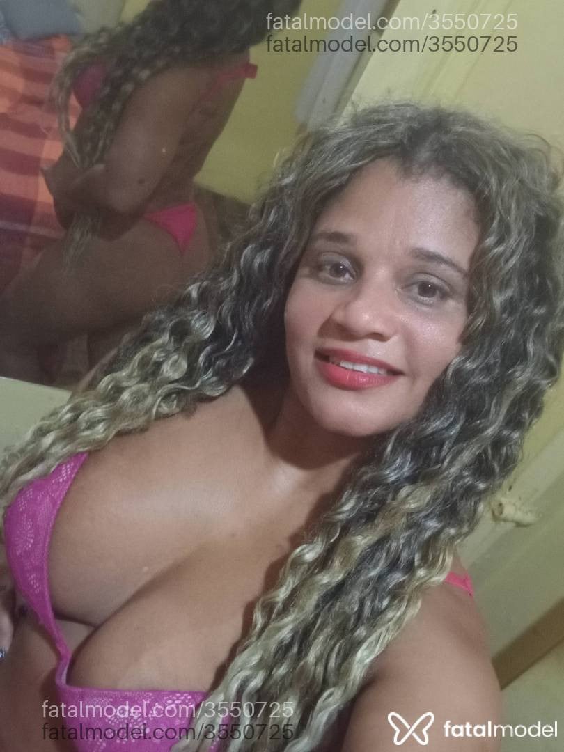 Acompanhante mulher morena (o) de olhos mel - Letícia