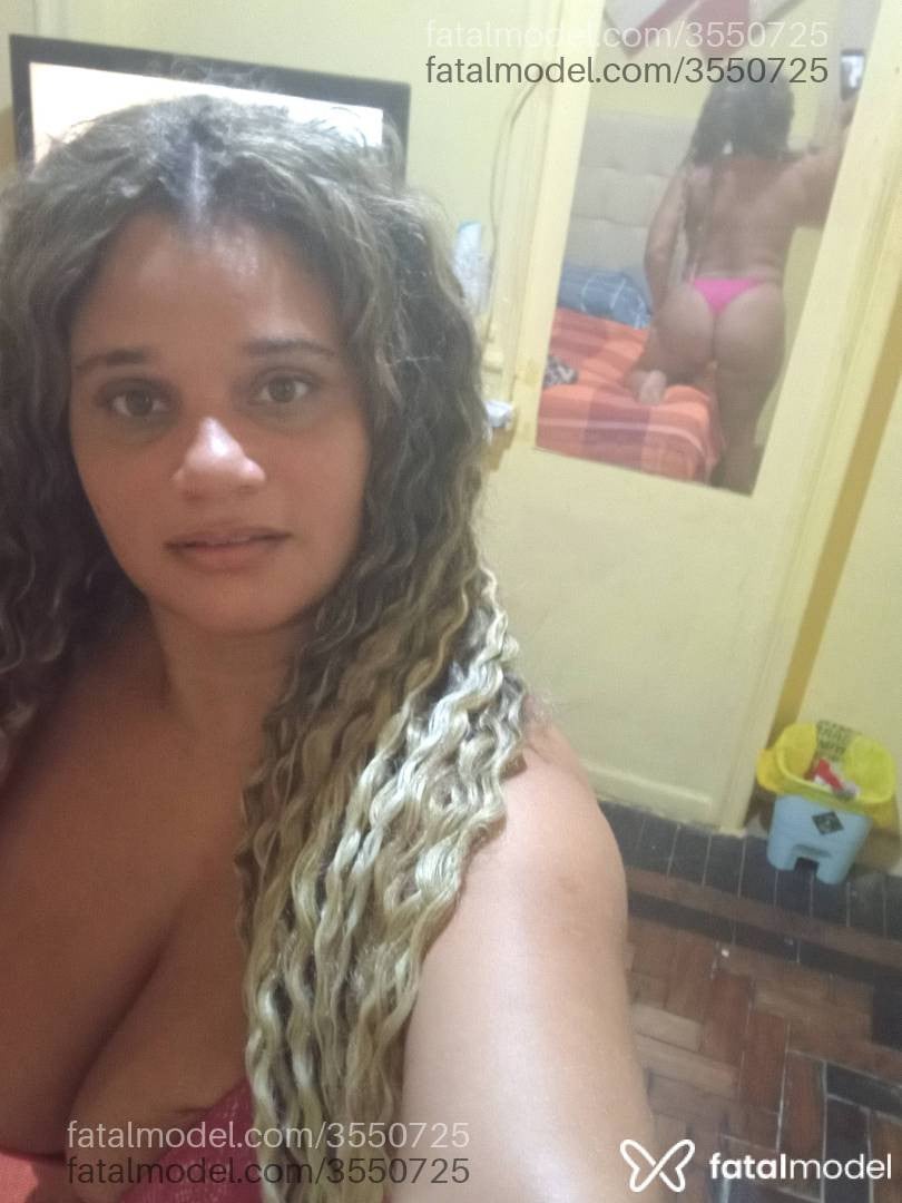 Acompanhante mulher morena (o) de olhos mel - Letícia