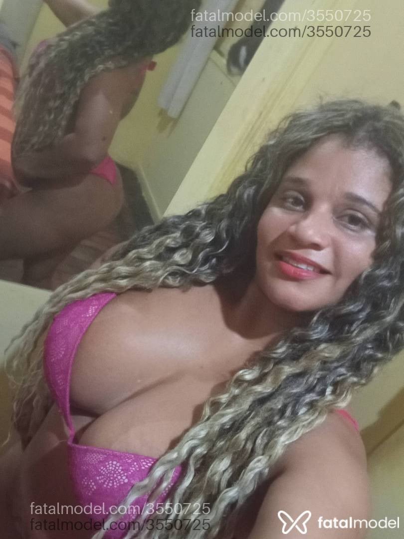 Acompanhante mulher morena (o) de olhos mel - Letícia