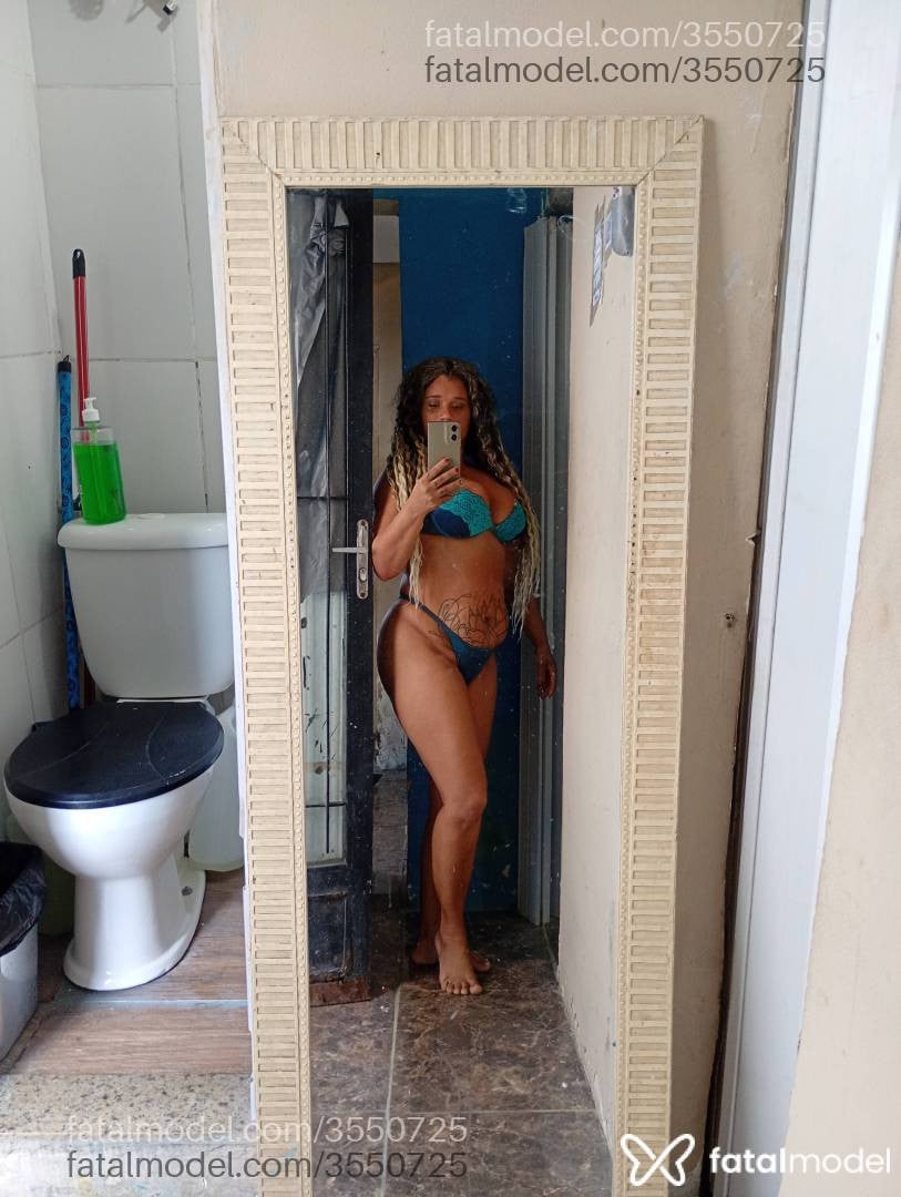 Acompanhante mulher morena (o) de olhos mel - Letícia